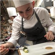 Estudiante de dirección de cocina para dar clases particulares